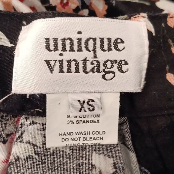 Unique Vintage Full Skirt. Romcomcore, Floral, Retro - Picture 6 of 10